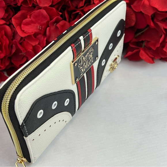 Harley Quinn Suicide Squad Property of the Joker White Clutch Purse - Picture 6 of 16